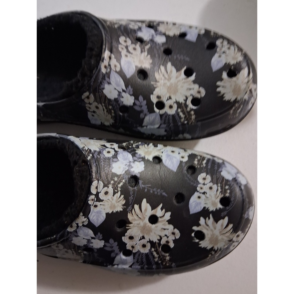 Crocs Classic Lined Clog Womens 7 Black Floral White Grey Fuzzy Slip On Shoes